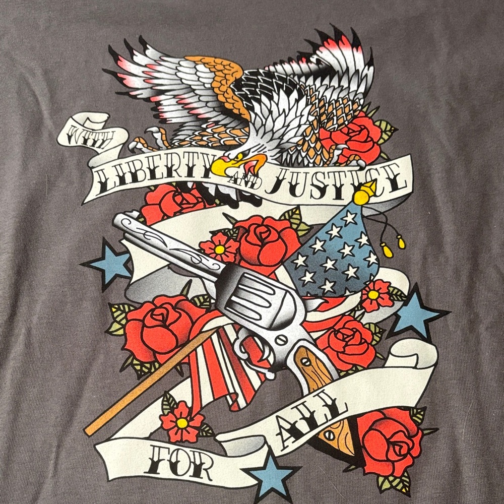 NWT Patriotic Print Gray T-Shirt